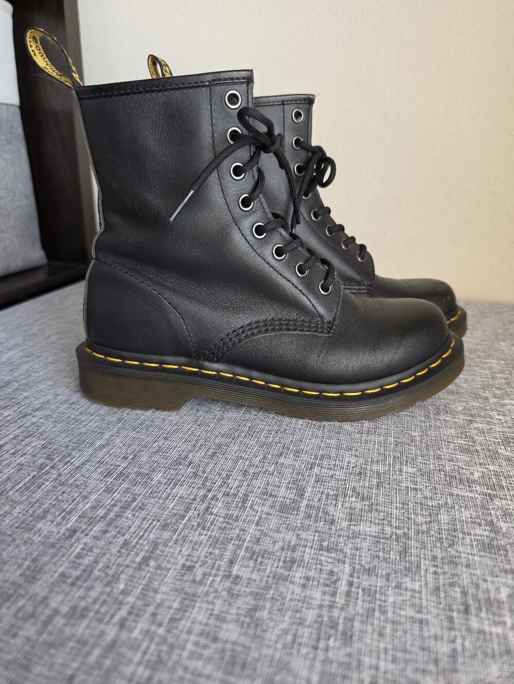 Dr. Martens 11821 Air Wair Black Leather Lace Up Boots Size 7 Womens 1460